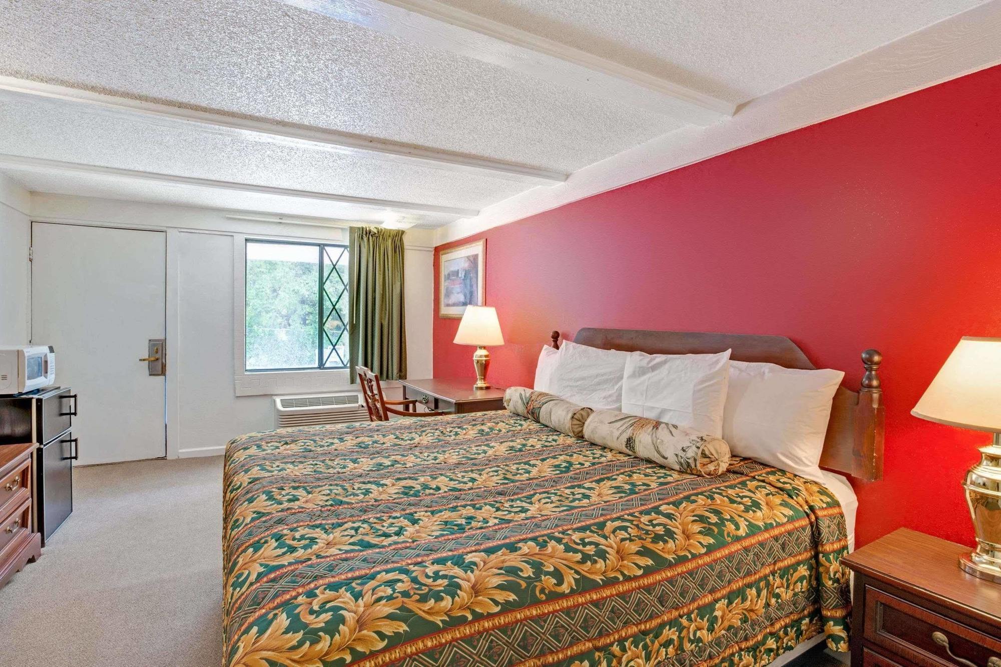 Knights Inn Charlotte South 派恩维尔 外观 照片
