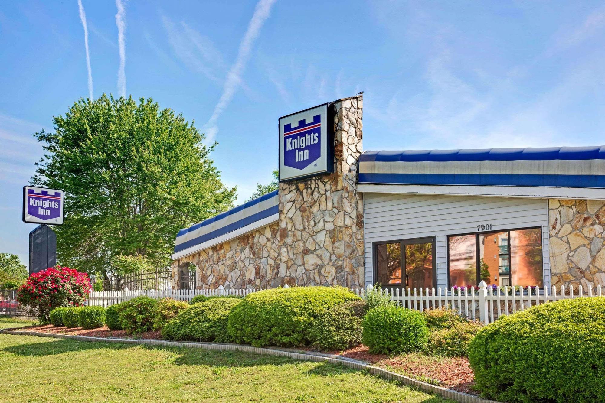 Knights Inn Charlotte South 派恩维尔 外观 照片
